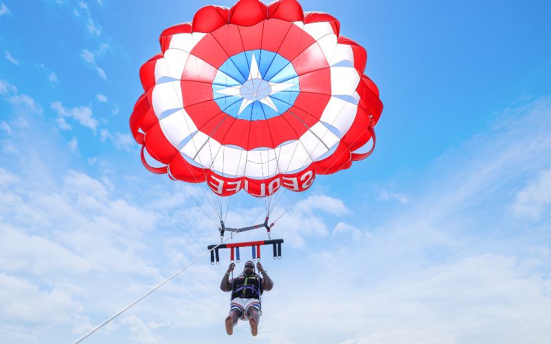 Parasailing Rental Dubai with Sealife Watersports