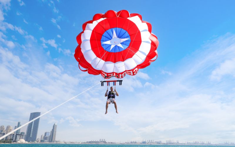 Parasailing around Burj Al Arab in Dubai