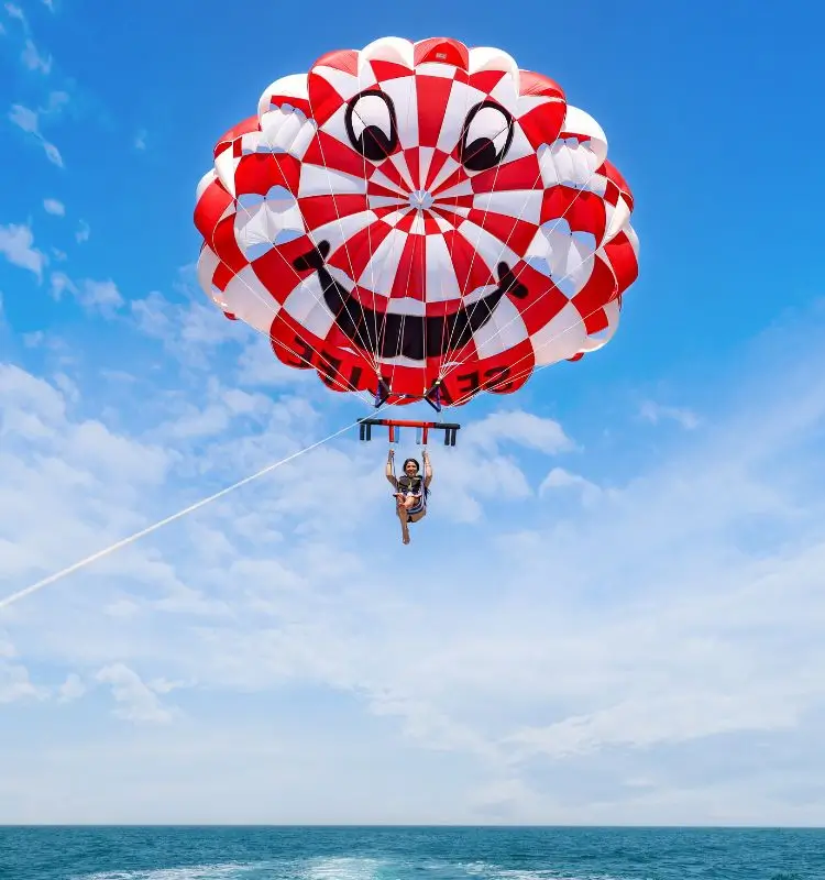 Sea Life Dubai Parasailing